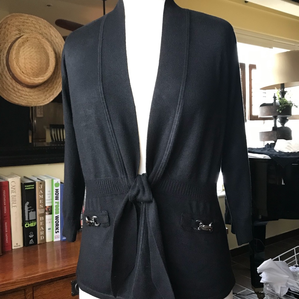 White House/Black Market sz M black knit cardigan